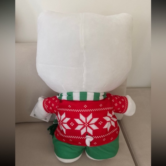 HELLO KITTY GREETER HOLIDAY CHRISTMAS 20\